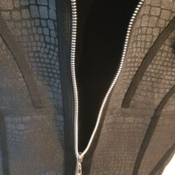 Neoprene Black Bodycon with Print, Size S or 4 - Picture 6 of 7